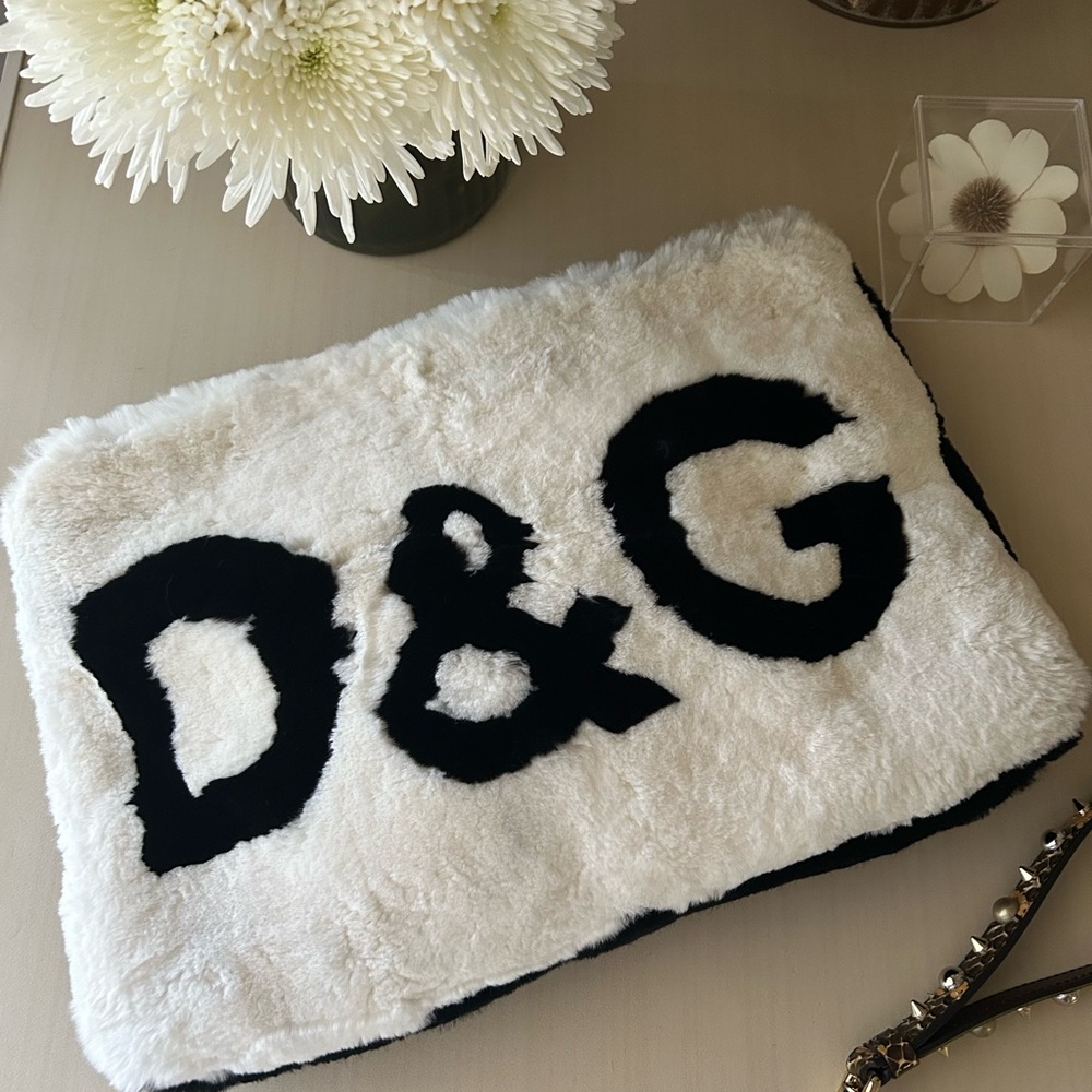 Dolce & Gabbana Fur Wristlet/Clutch - EUC